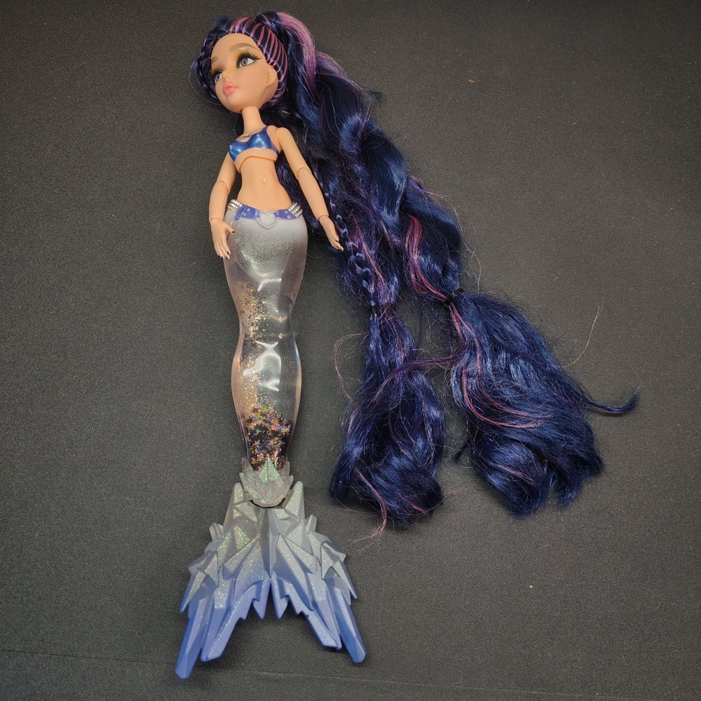 Mermaze Mermaidz Nera Mermaid Doll Blue Winter Waves Glitter Tail